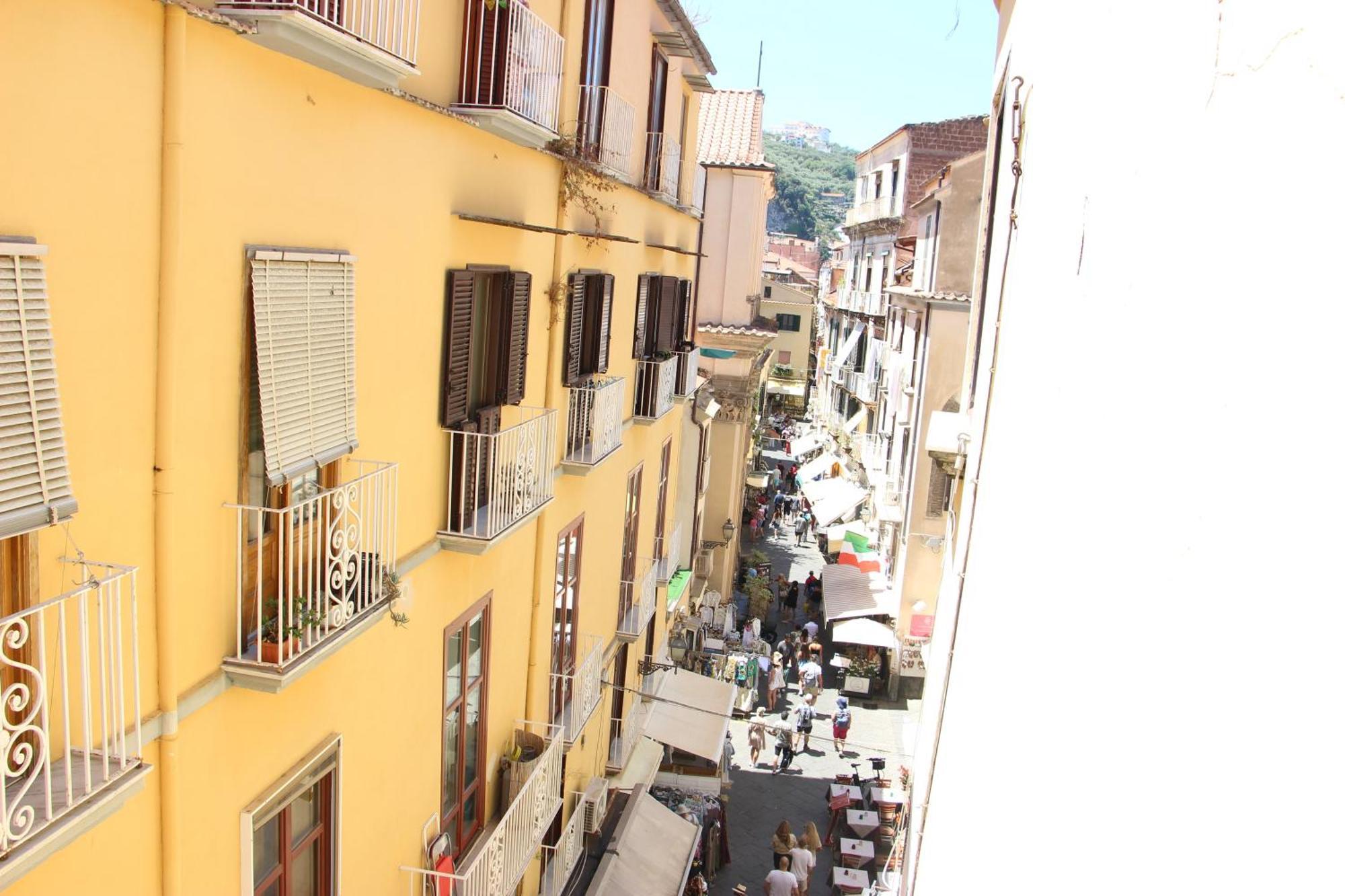 Palazzo Ammone - Sedil Dominova Apartment Соренто Екстериор снимка