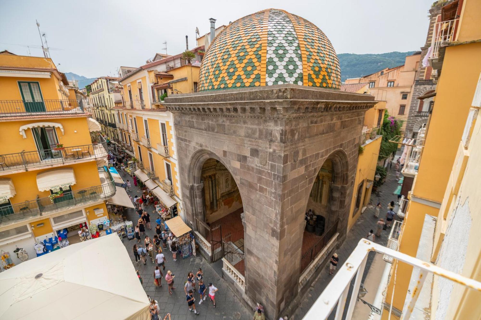 Palazzo Ammone - Sedil Dominova Apartment Соренто Екстериор снимка